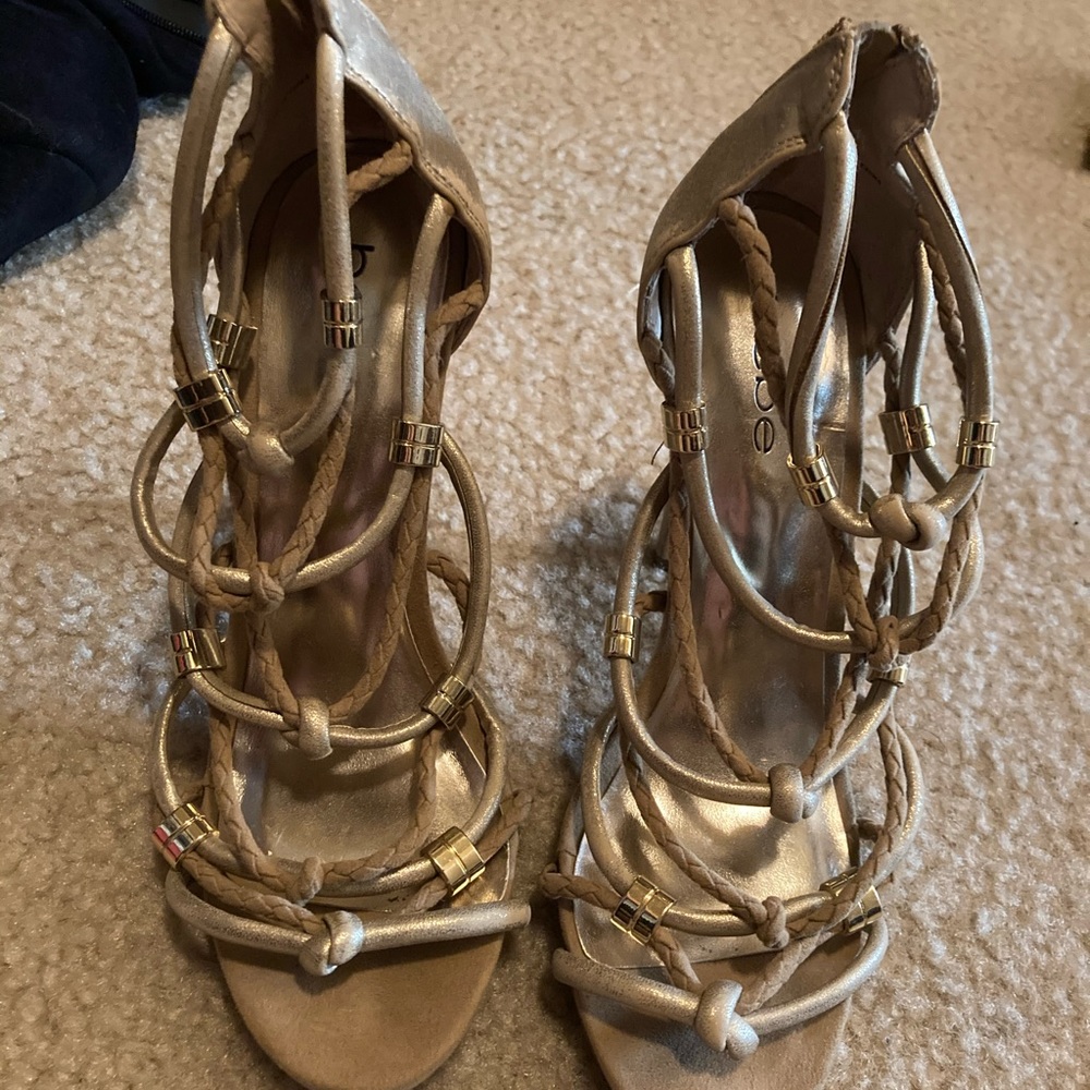 Bebe heels size 7